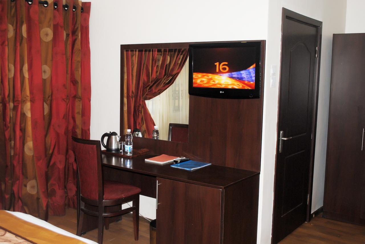 Grand Inn&Suites Ijebu Ode Exterior foto