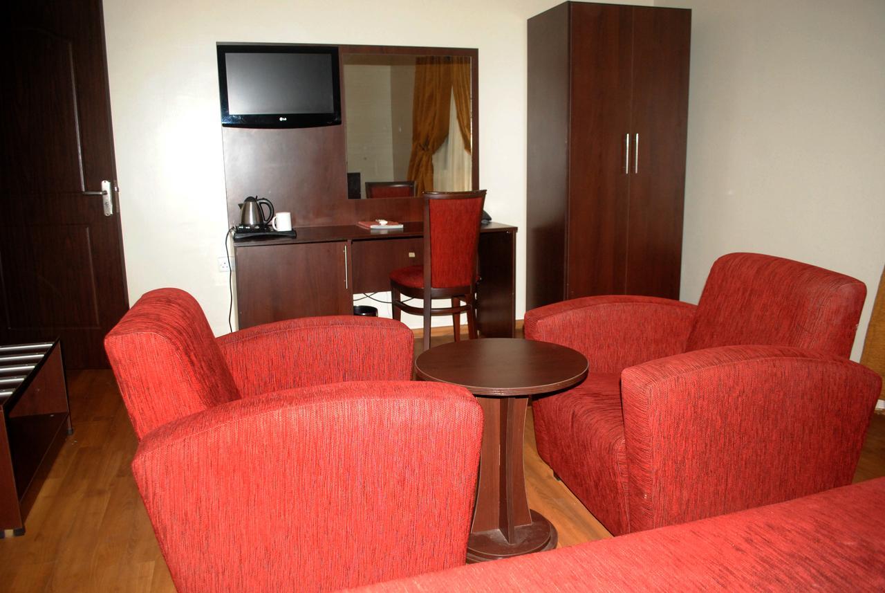 Grand Inn&Suites Ijebu Ode Exterior foto